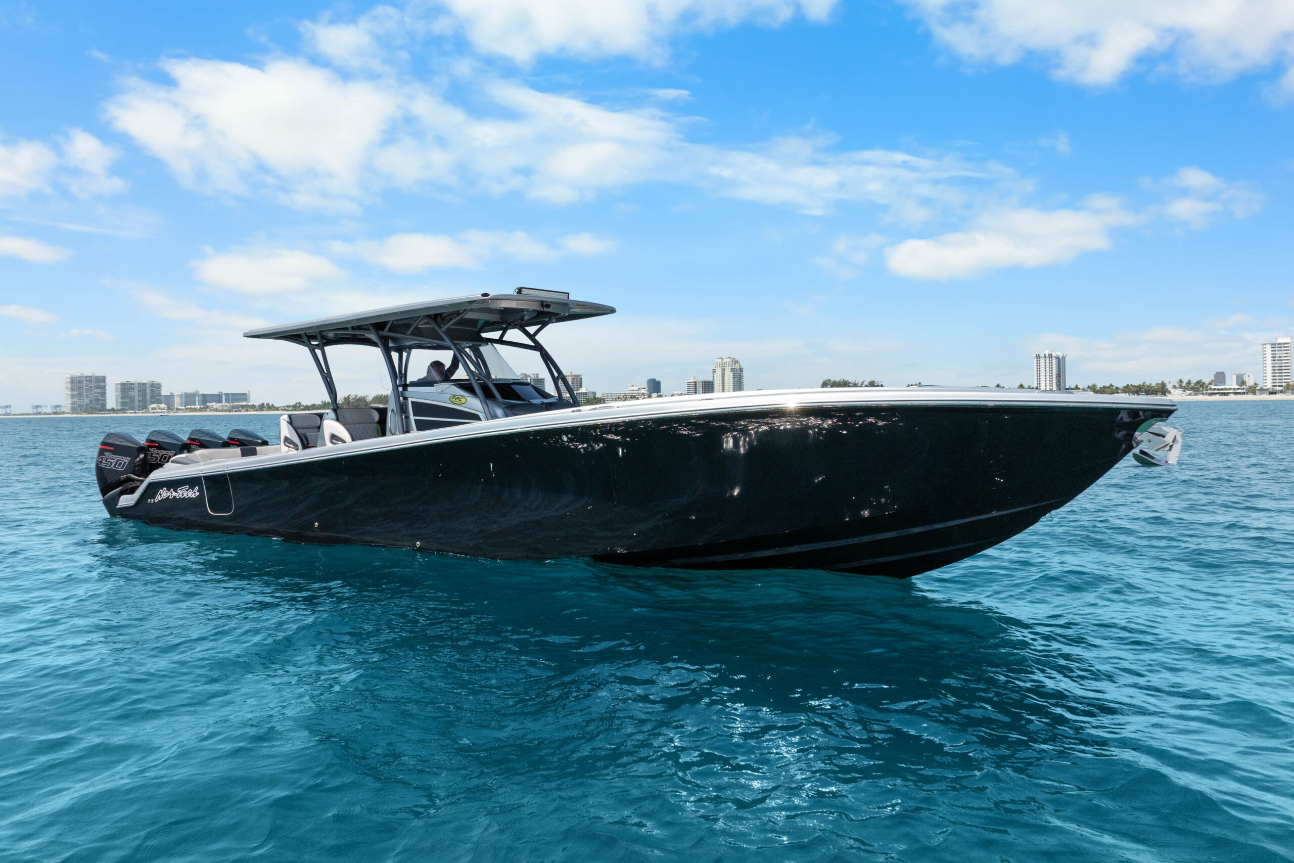 2021 Nortech 390 Sport Center Console